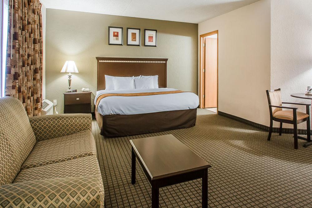 Comfort Inn & Suites Rochelle - Dekalb Exterior photo