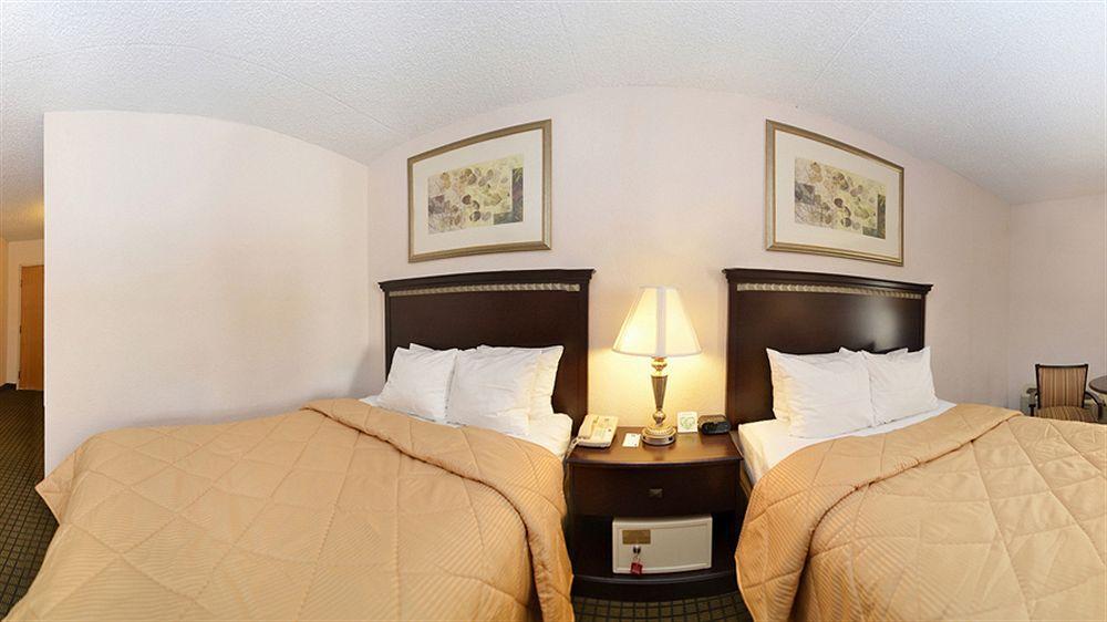 Comfort Inn & Suites Rochelle - Dekalb Exterior photo