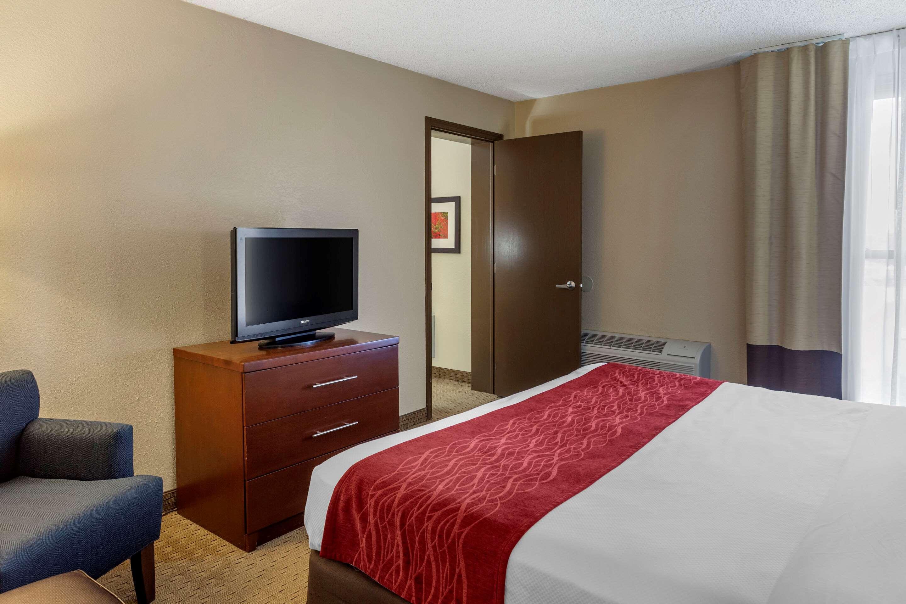 Comfort Inn & Suites Rochelle - Dekalb Exterior photo