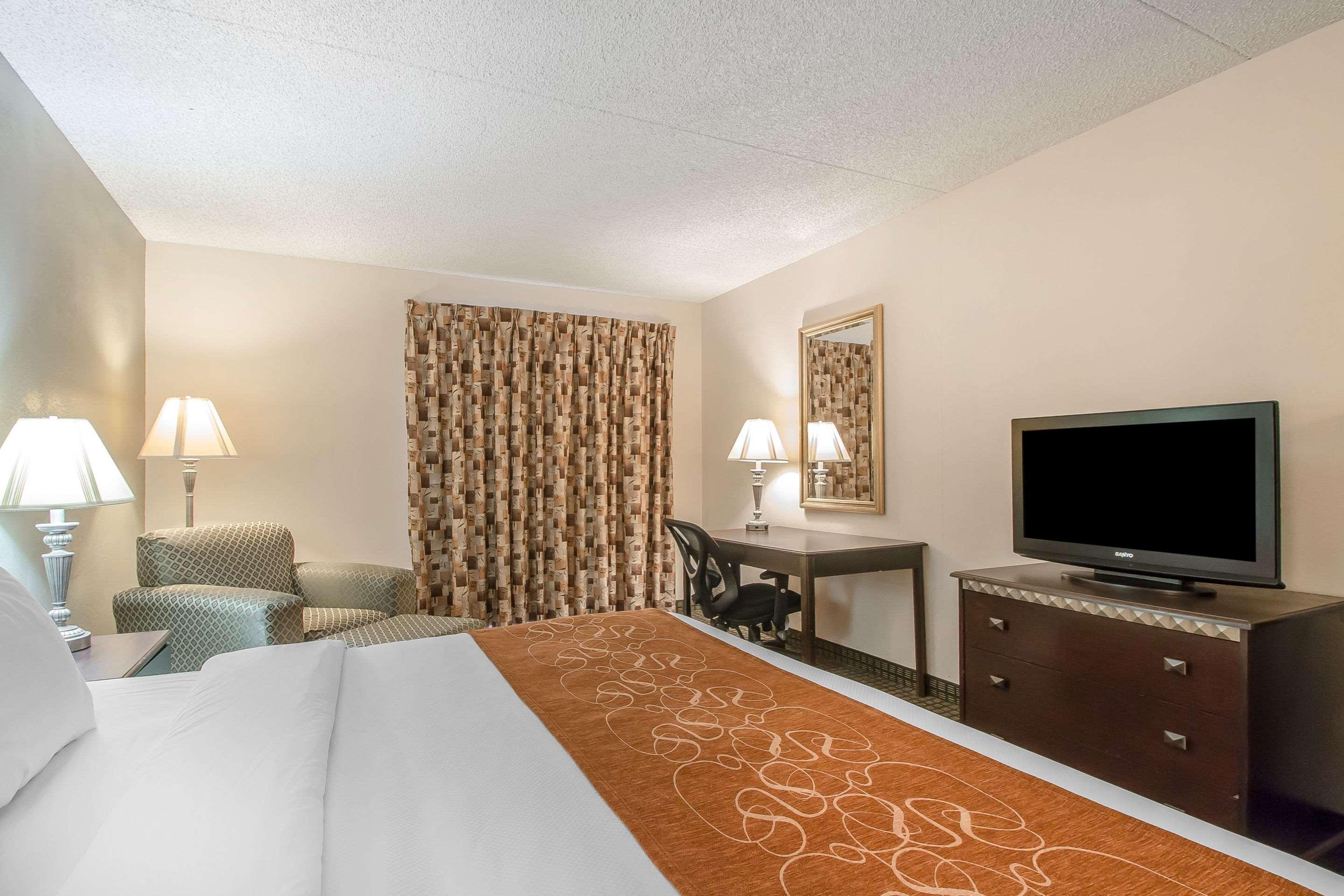 Comfort Inn & Suites Rochelle - Dekalb Exterior photo